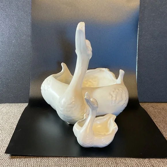 Elegant Hull White Swan Ceramic Sculpture Set - Picture 3 of 6